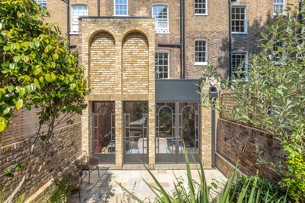 london townhouse with bronze extension