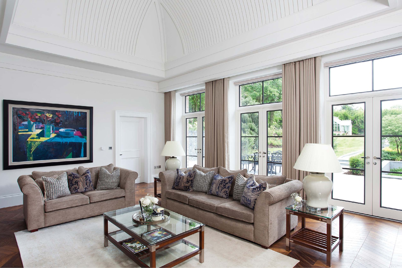 Living room with bronze doors