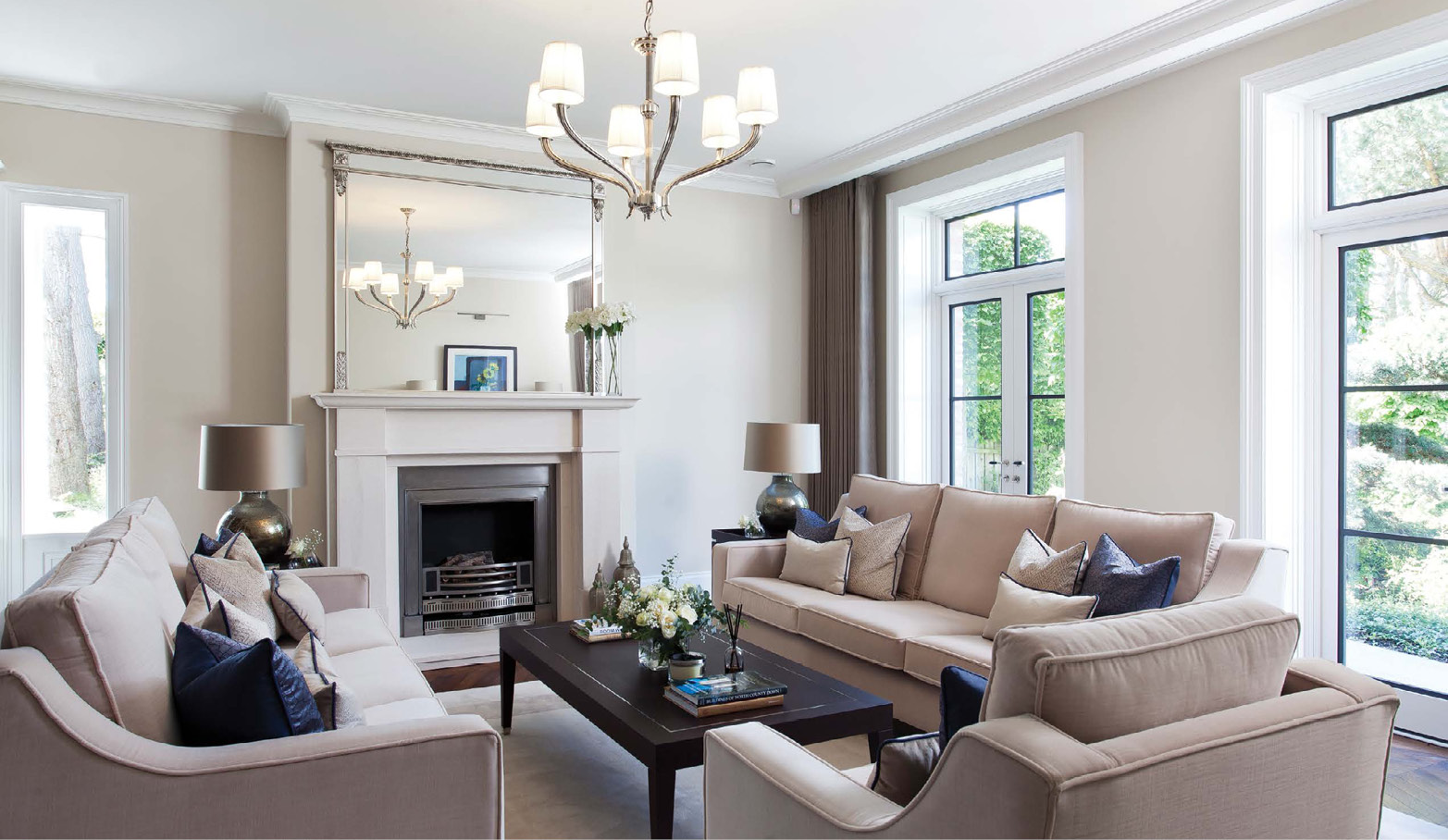 Living room with bronze insert doors