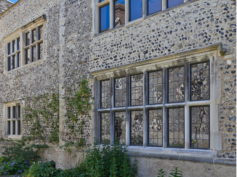 Listed Building with Multiple Banks of Heritage Windows
