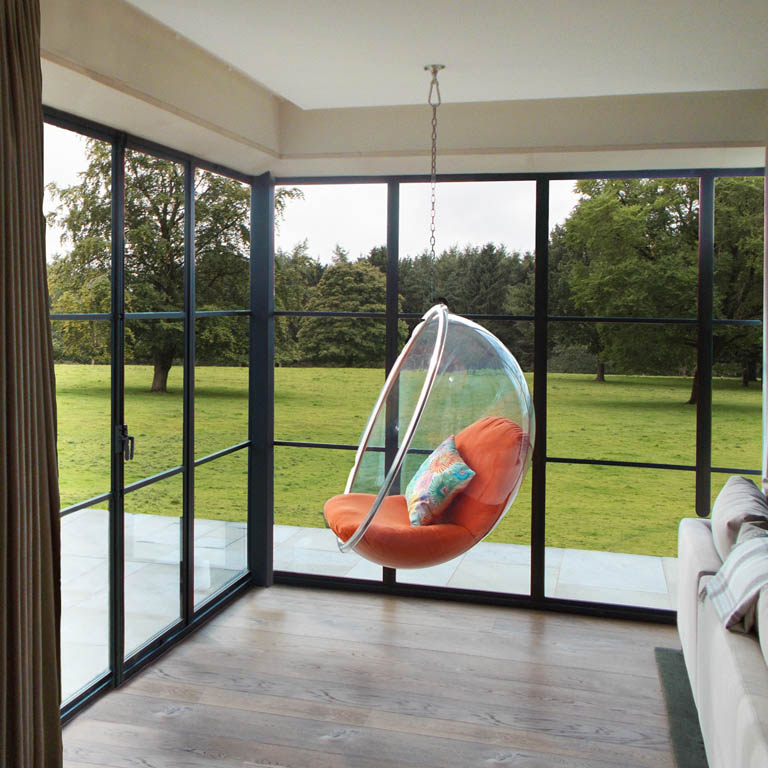 Thermabronze Screens Making a Cosy Corner